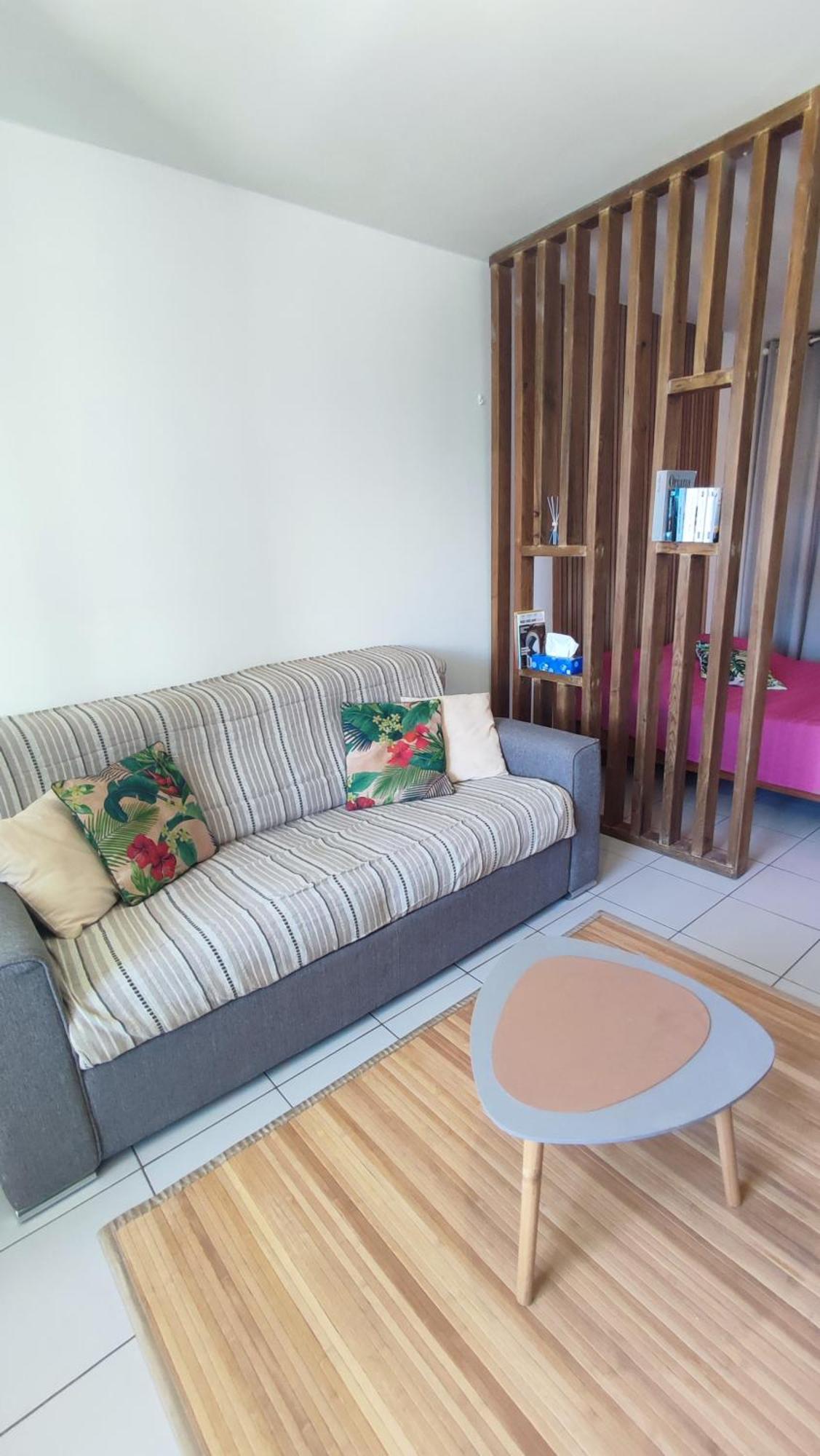 Apartamento Les Franciseas Saint-Gilles-les-Bains Exterior foto