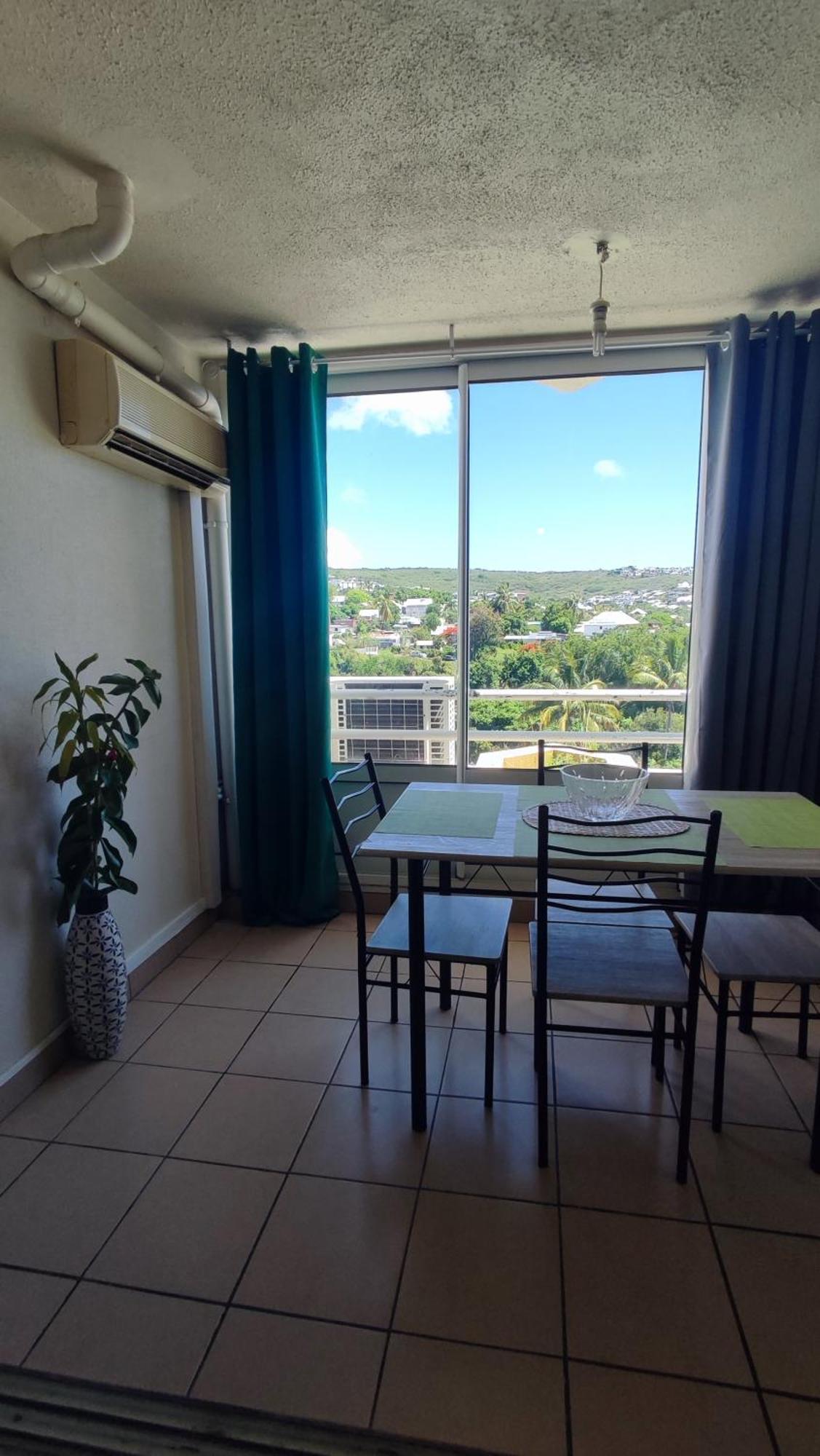 Apartamento Les Franciseas Saint-Gilles-les-Bains Exterior foto